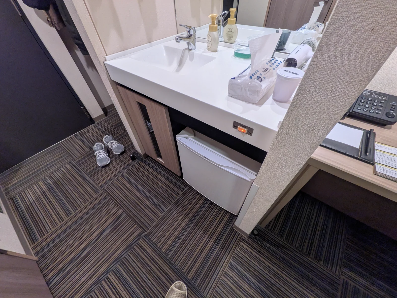 洗面台下・冷蔵庫・デスク