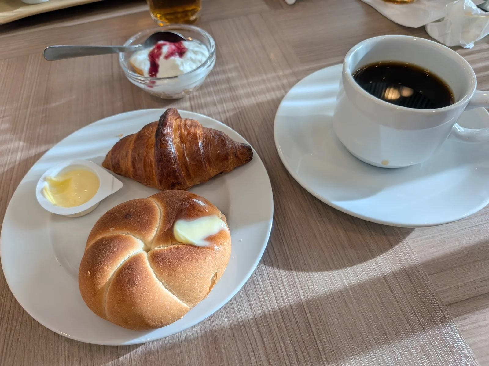 食後のコーヒーとデザート