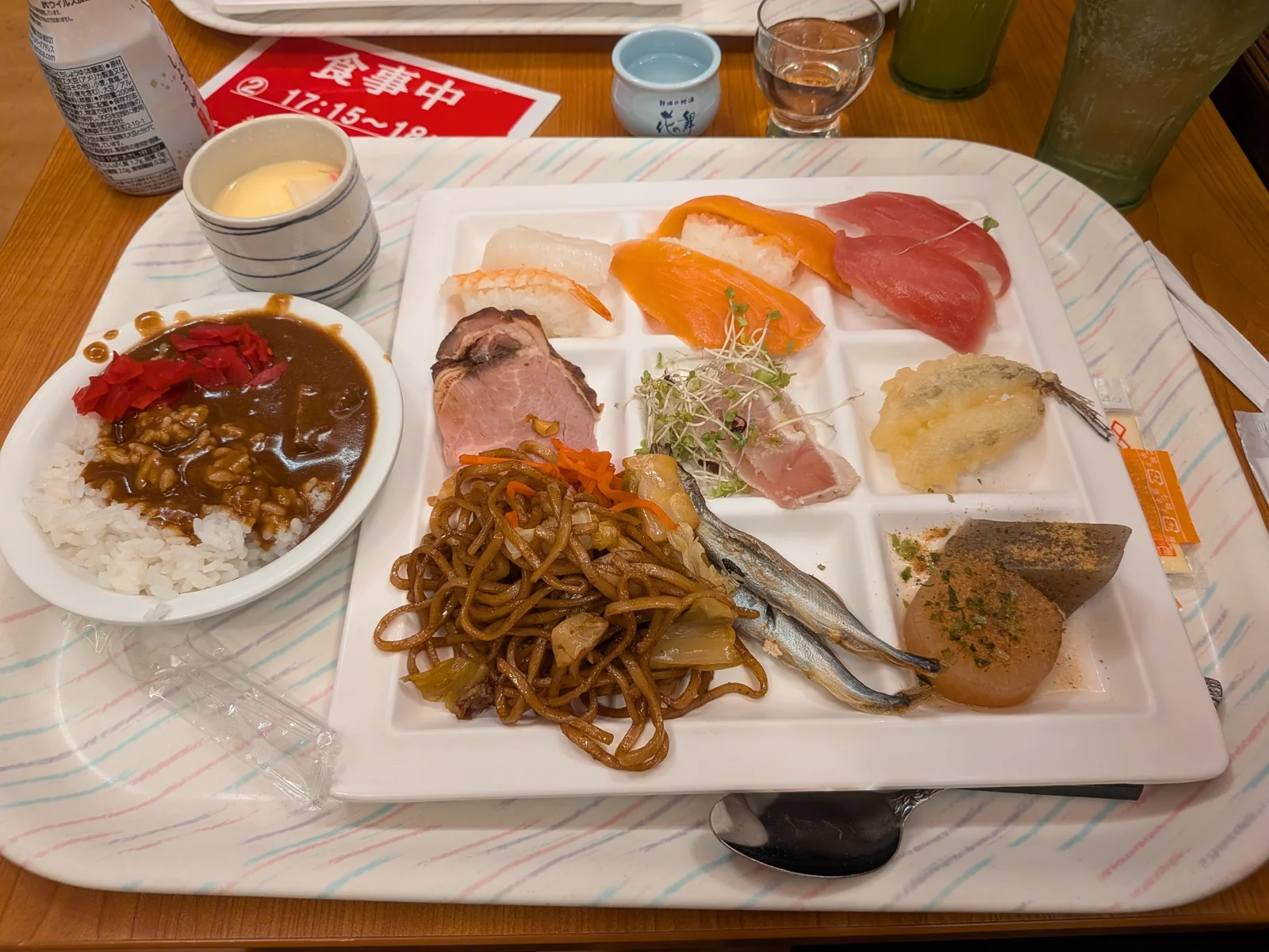 2皿目:カレー・寿司・焼きそば・ローストビーフなど