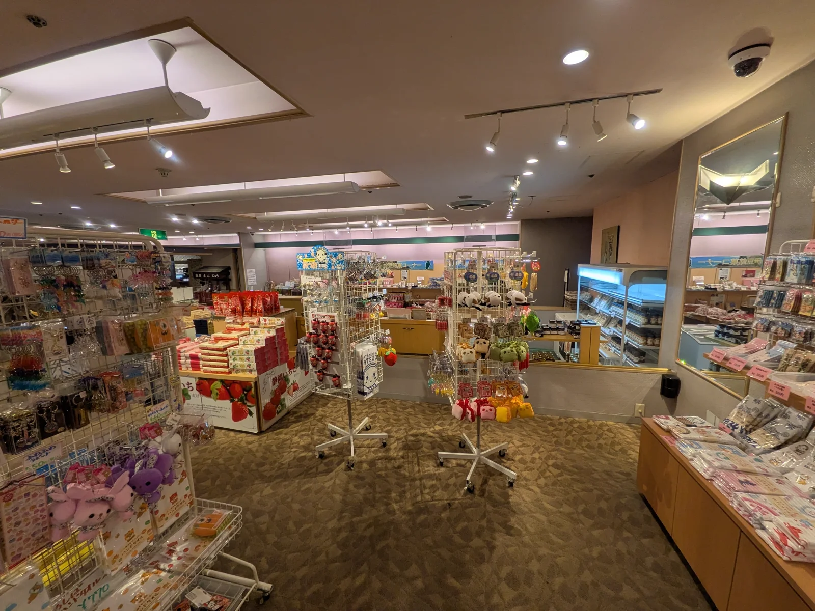 売店の全景2