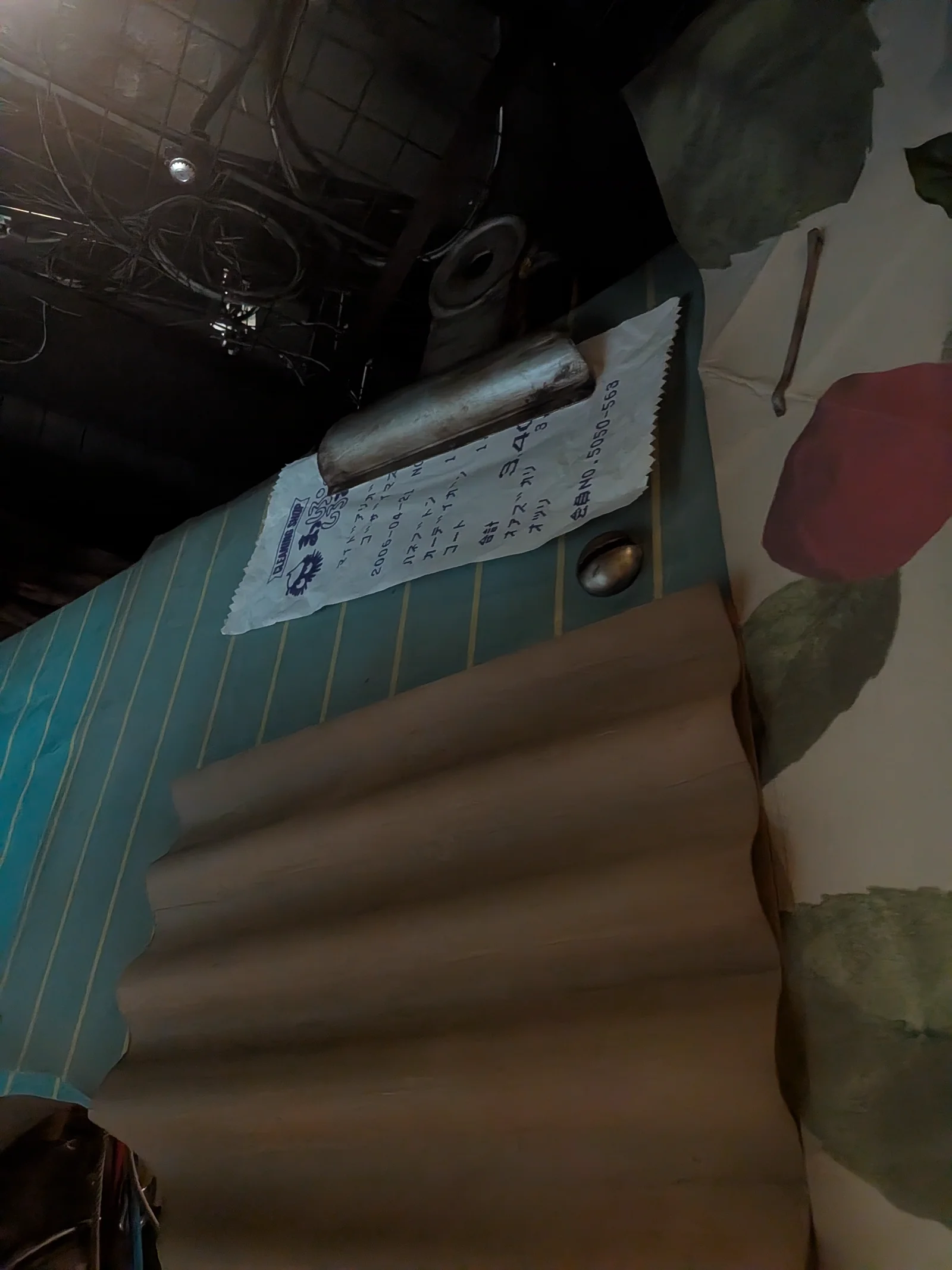 床下の家の天井