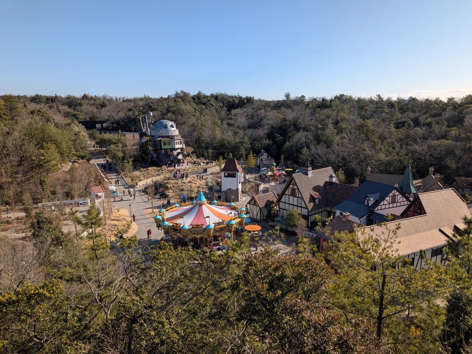 魔女の谷の全景