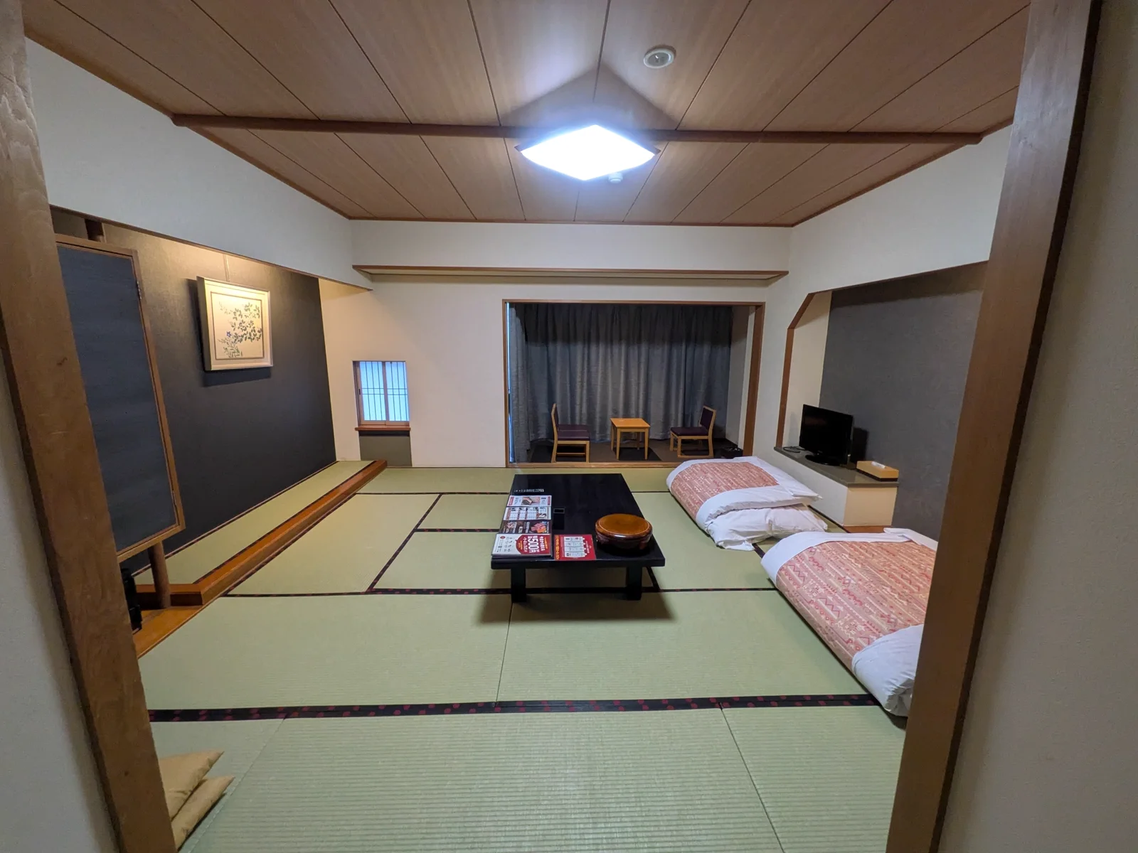 畳敷きの広々とした和室