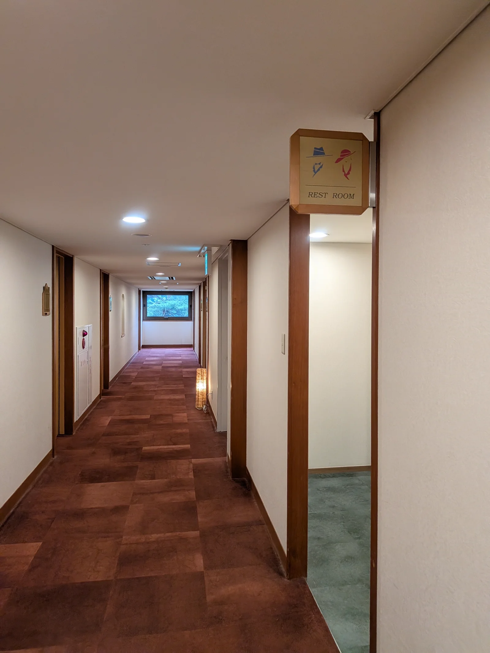 客室への廊下