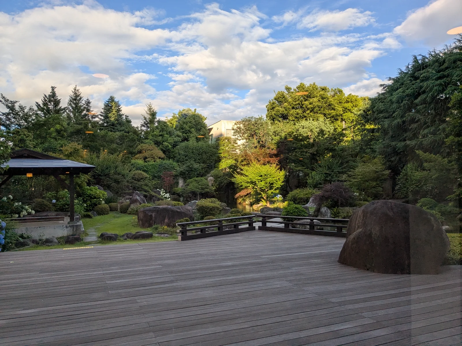 ホテル新光の中庭