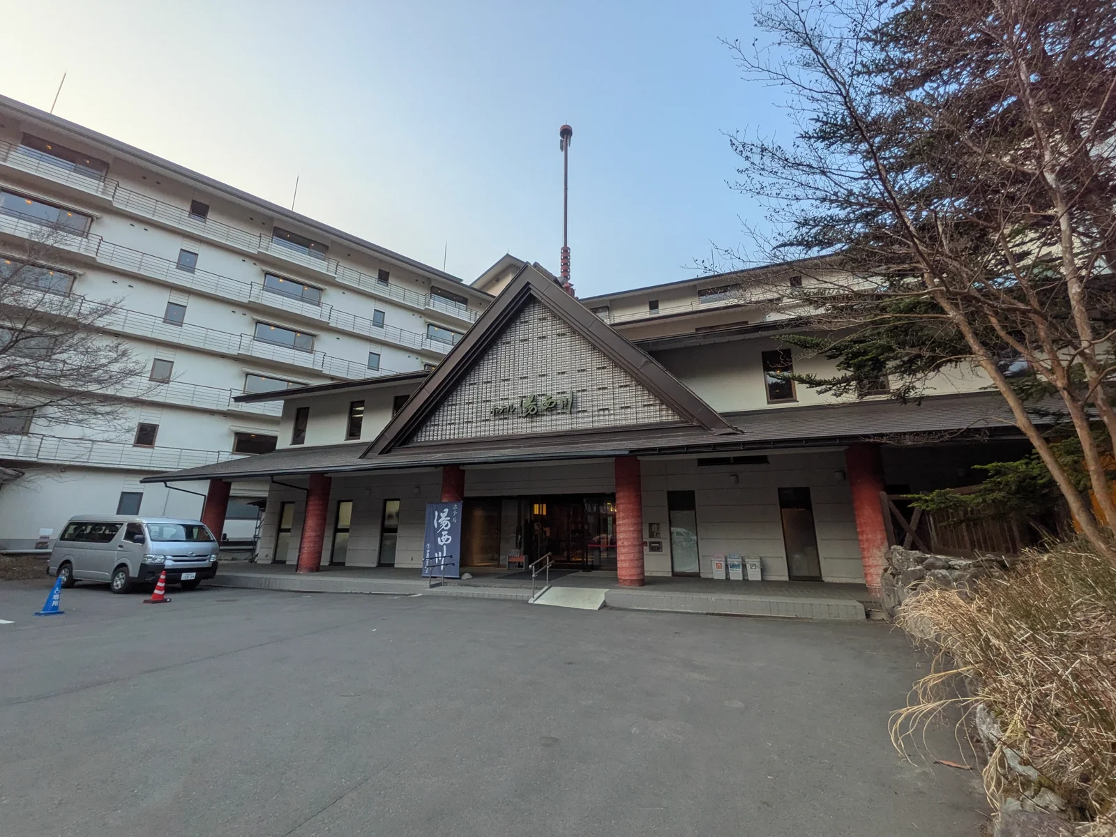 ホテル湯西川の外観